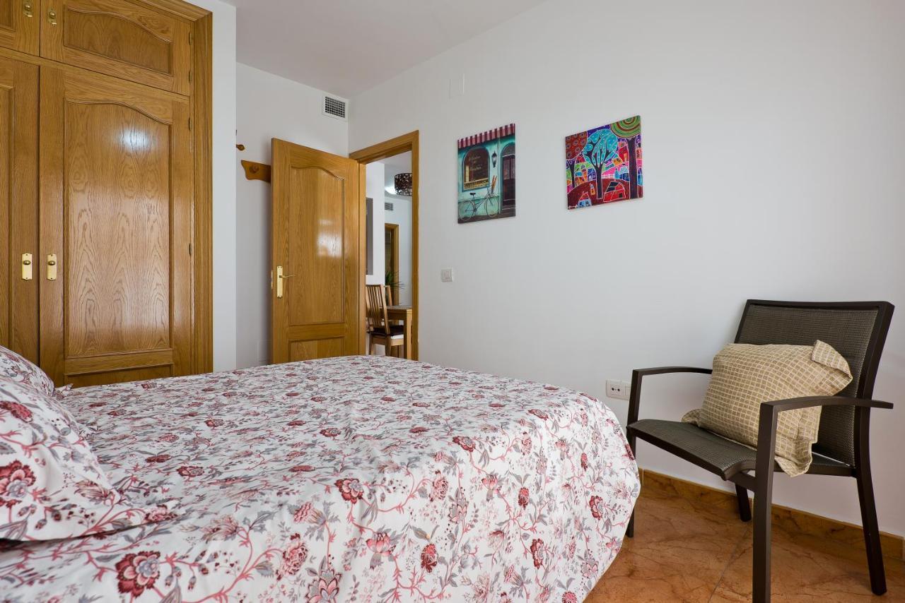 Relaxing Beach Apartment In Fuengirola Parking エクステリア 写真