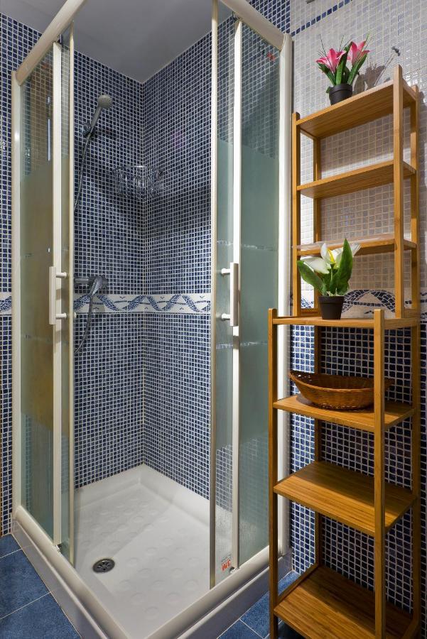 Relaxing Beach Apartment In Fuengirola Parking エクステリア 写真