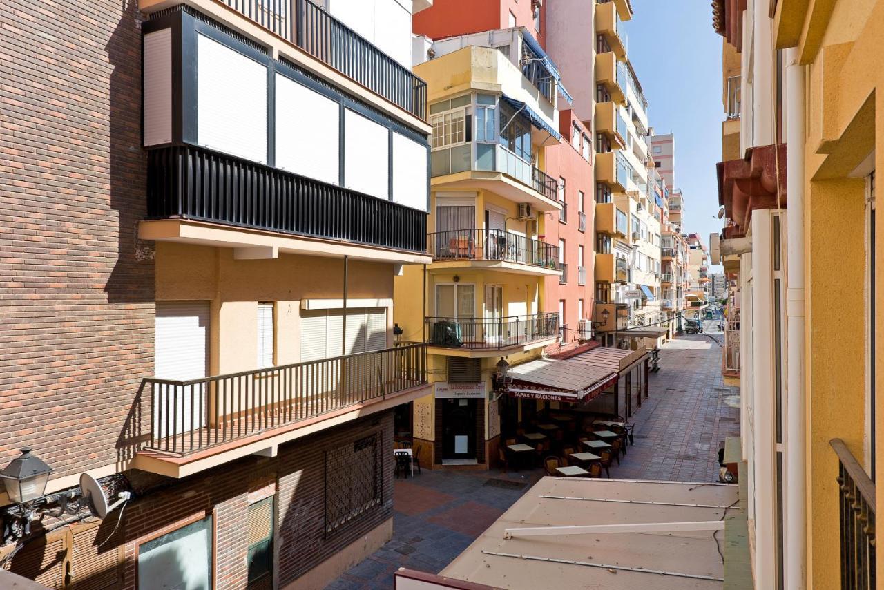 Relaxing Beach Apartment In Fuengirola Parking エクステリア 写真