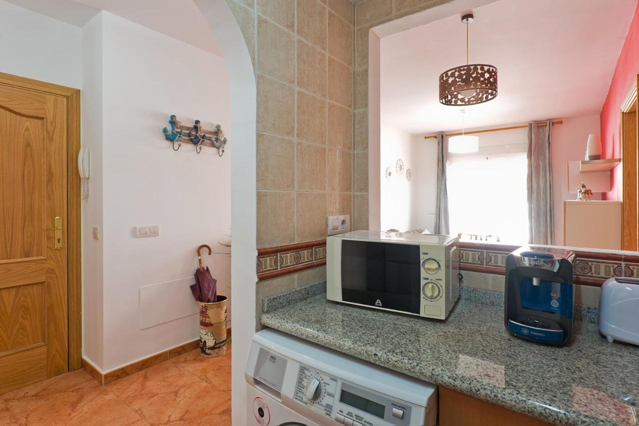 Relaxing Beach Apartment In Fuengirola Parking エクステリア 写真