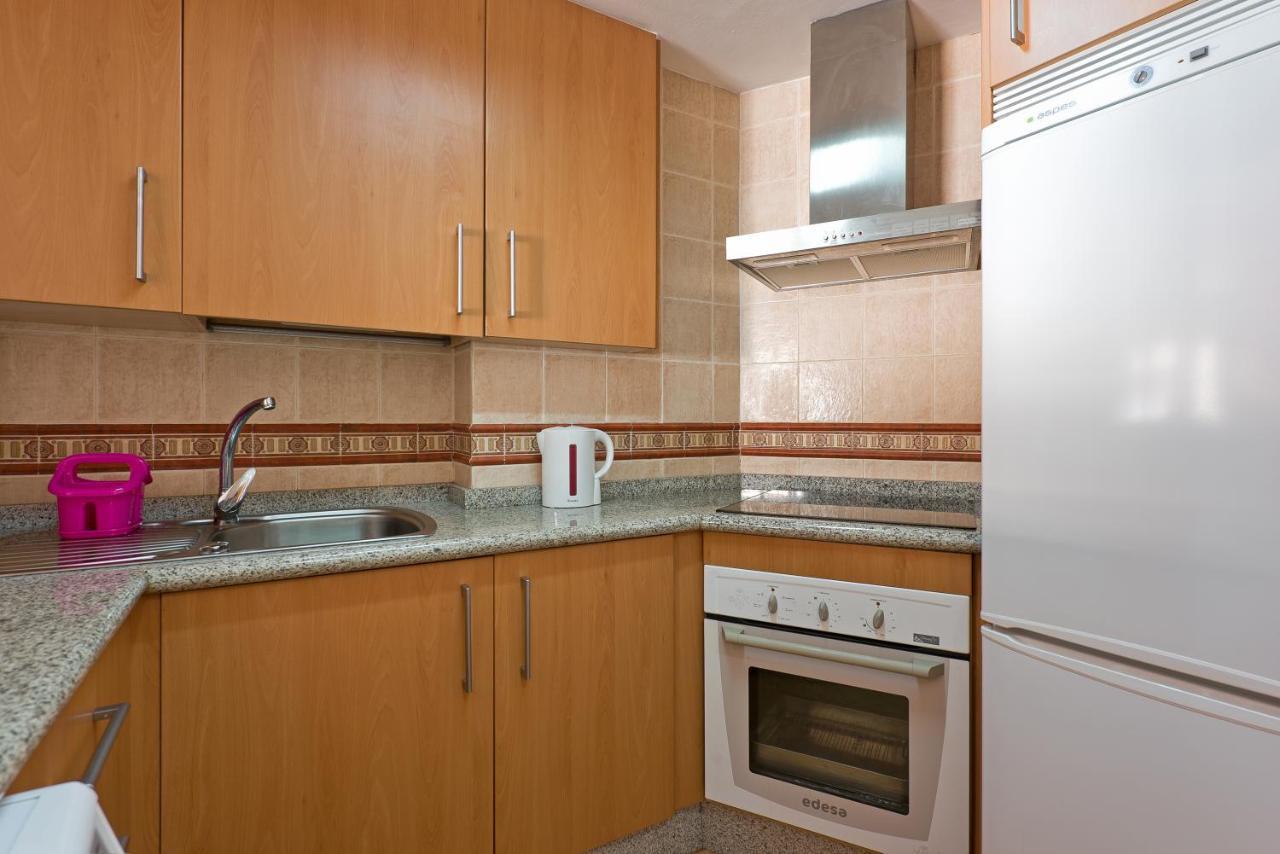 Relaxing Beach Apartment In Fuengirola Parking エクステリア 写真