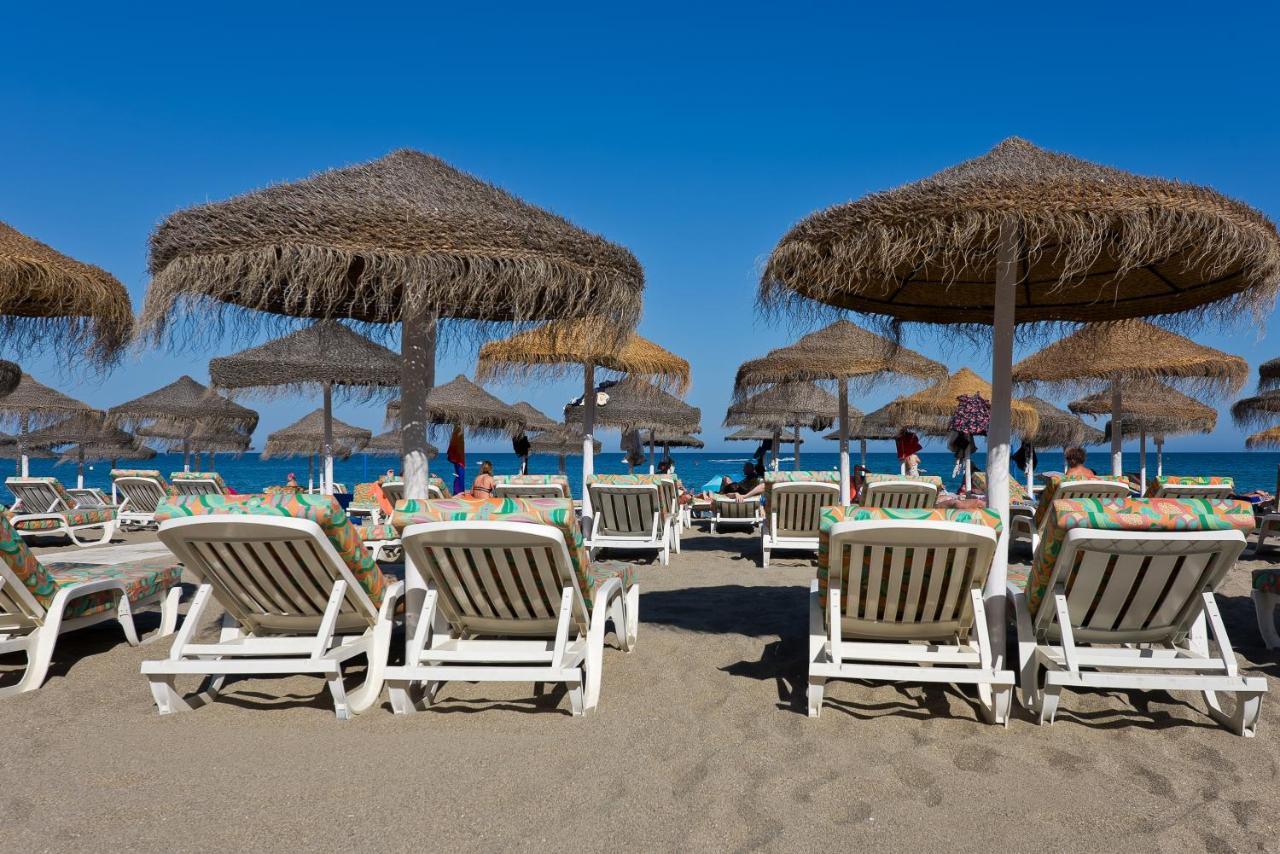 Relaxing Beach Apartment In Fuengirola Parking エクステリア 写真